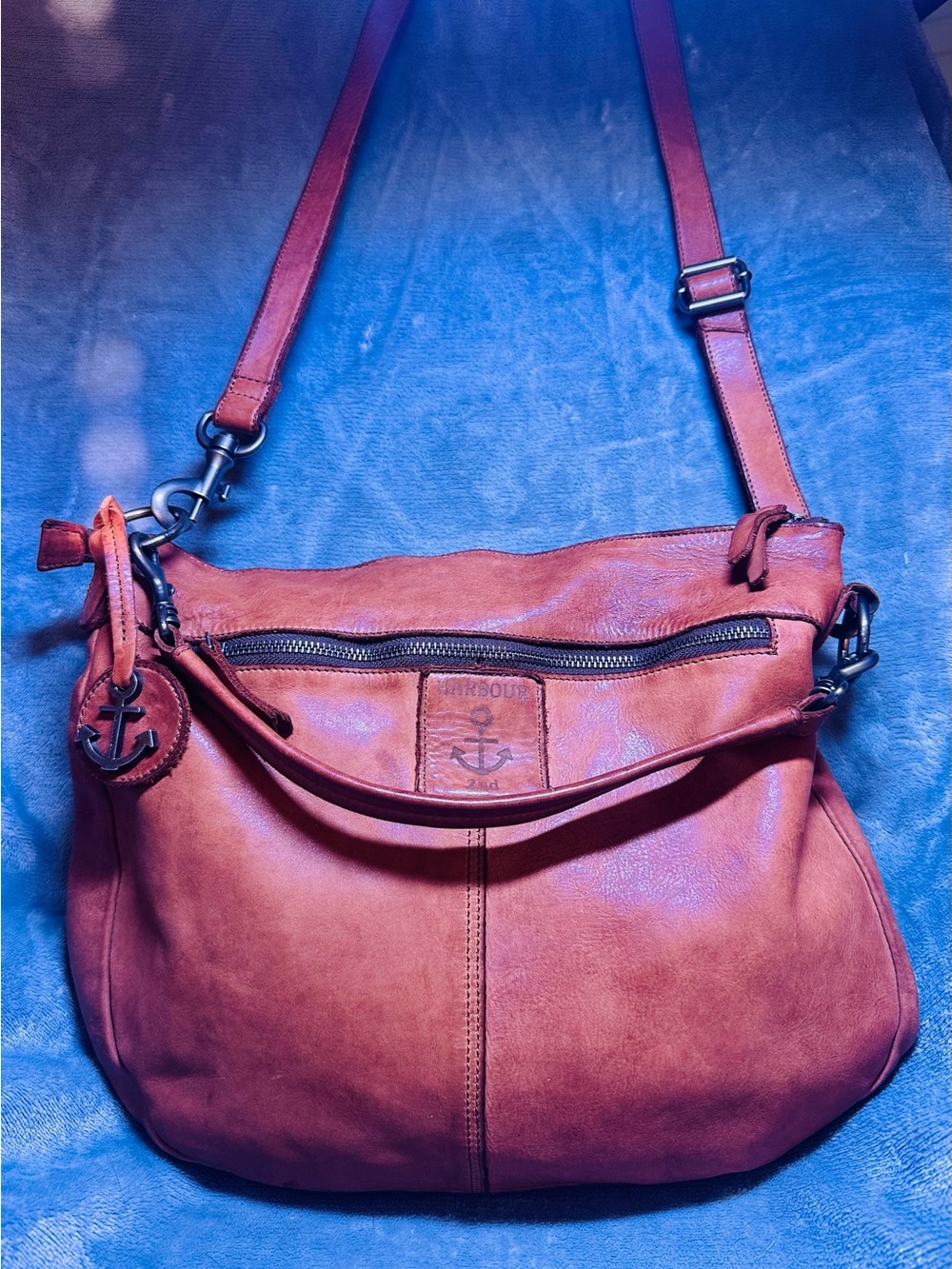 Anchor-Emblem Shoulder Bag in Rustic Red - Unbranded